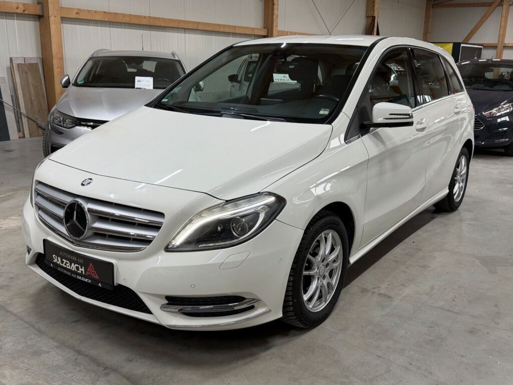 MERCEDES-BENZ B 180 WHITE Ansicht 1