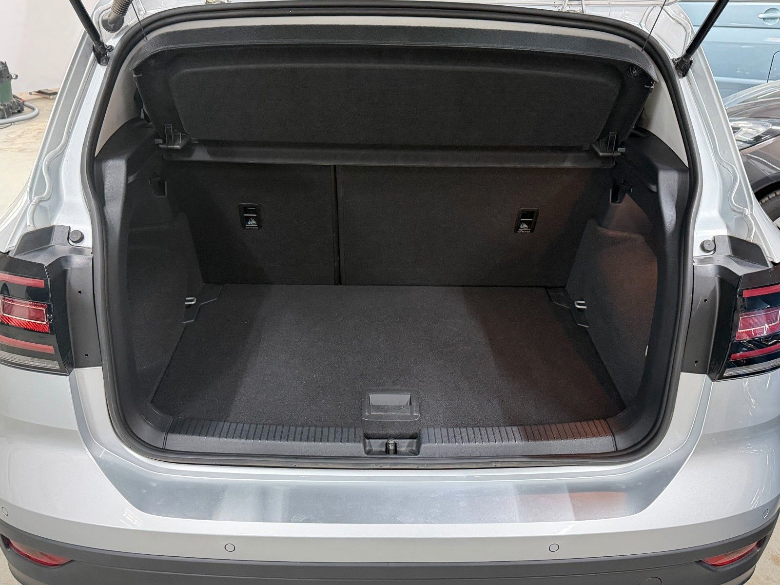 VW T-Cross SILVER Ansicht 18
