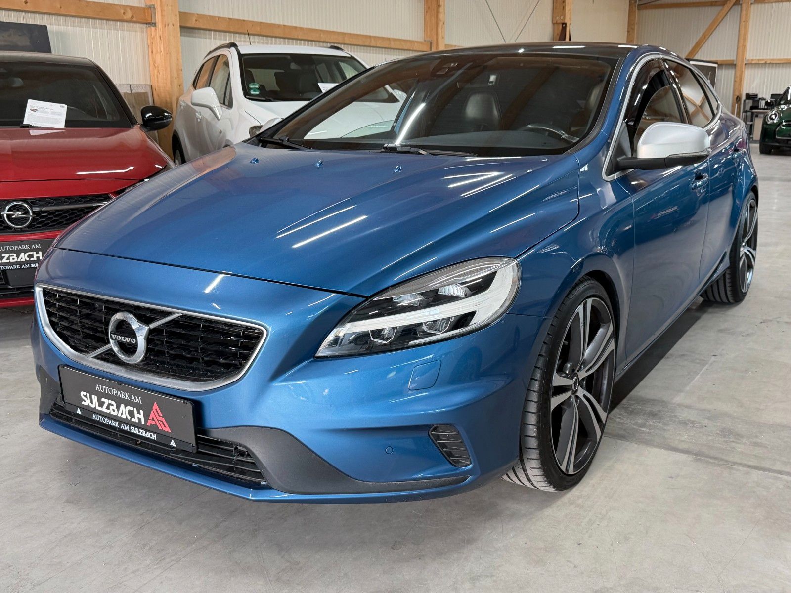 VOLVO V40 BLUE Ansicht 1