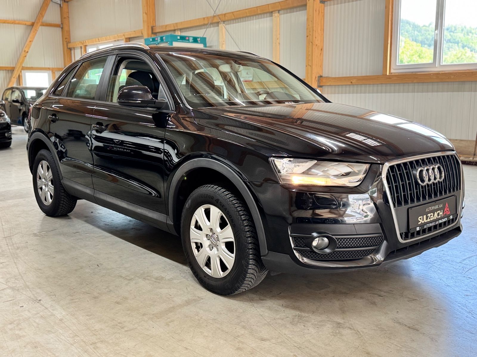 AUDI Q3 BLACK Ansicht 3