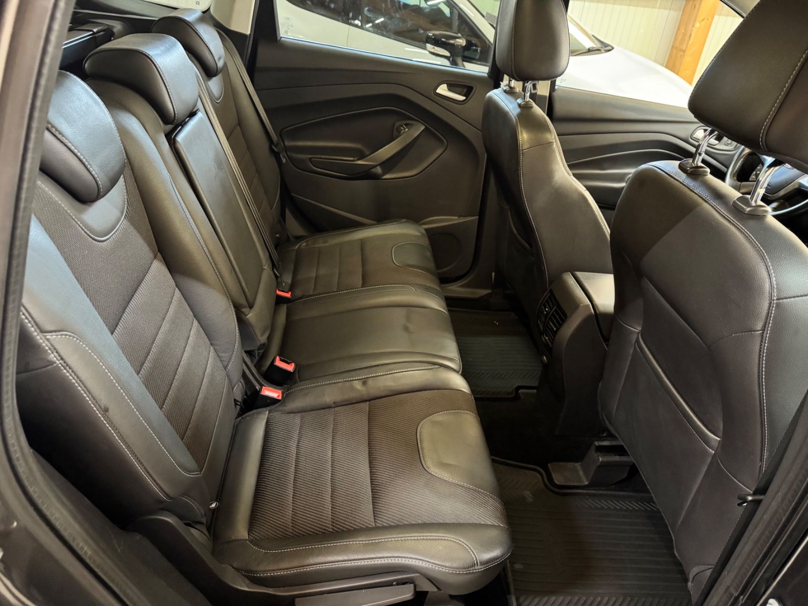 FORD Kuga GREY Ansicht 9