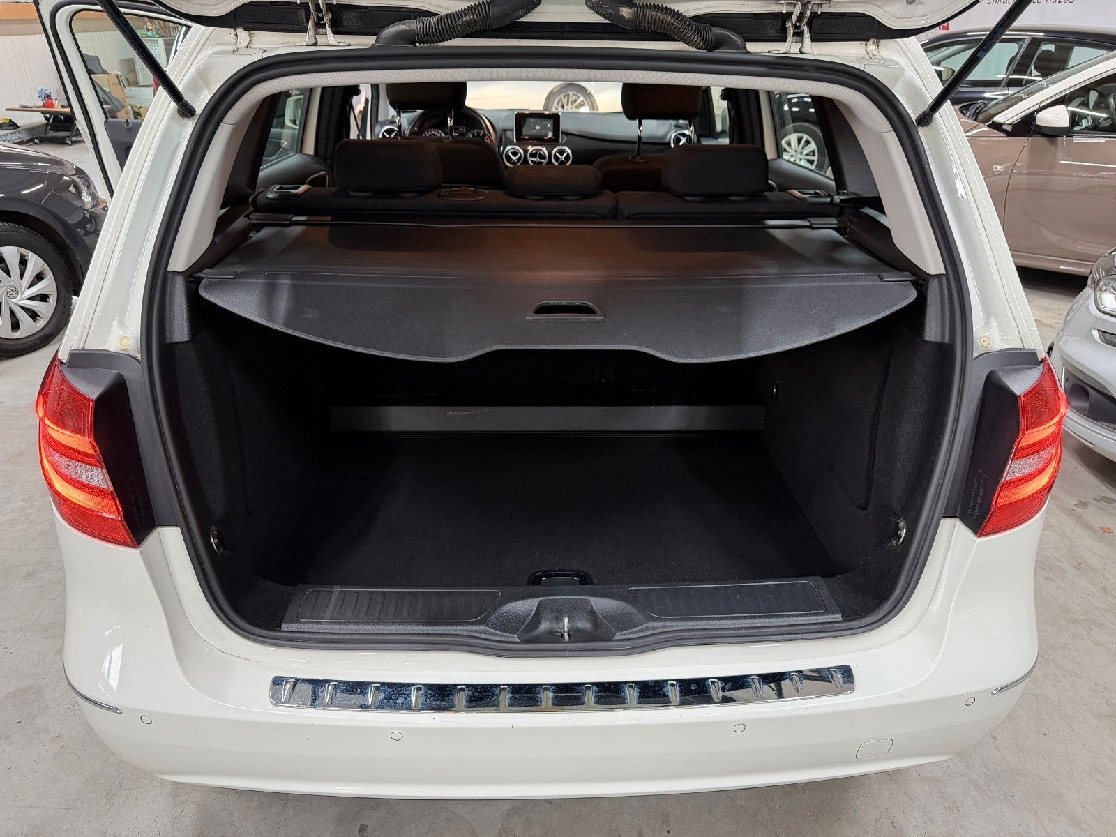 MERCEDES-BENZ B 180 WHITE Ansicht 13