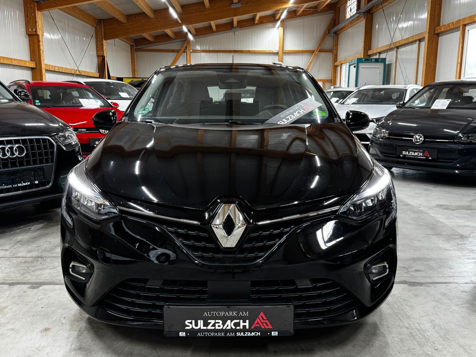 RENAULT Clio BLACK Ansicht 2