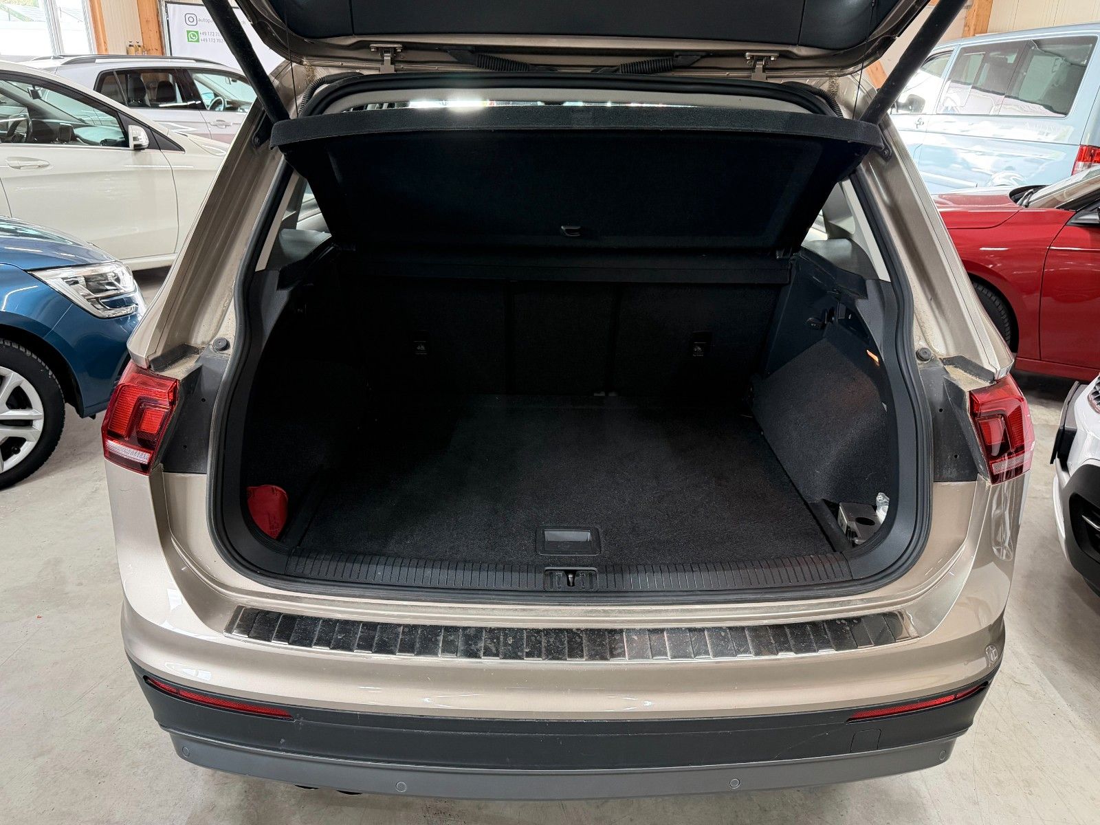 VW Tiguan BEIGE Ansicht 16