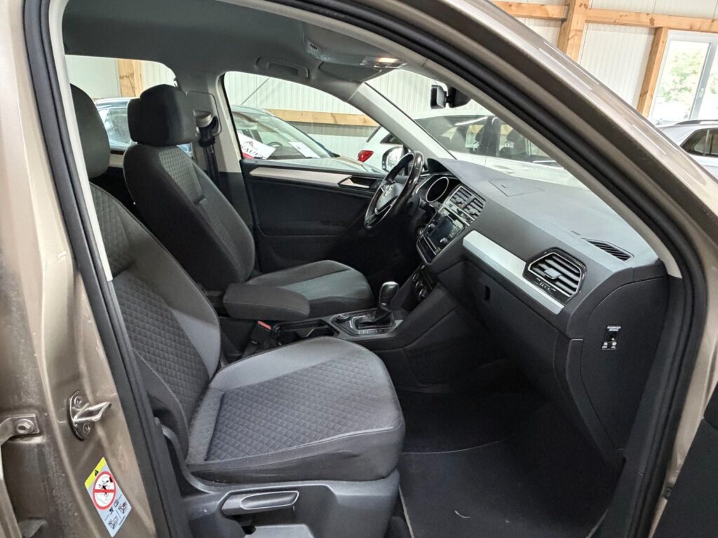 VW Tiguan BEIGE Ansicht 10