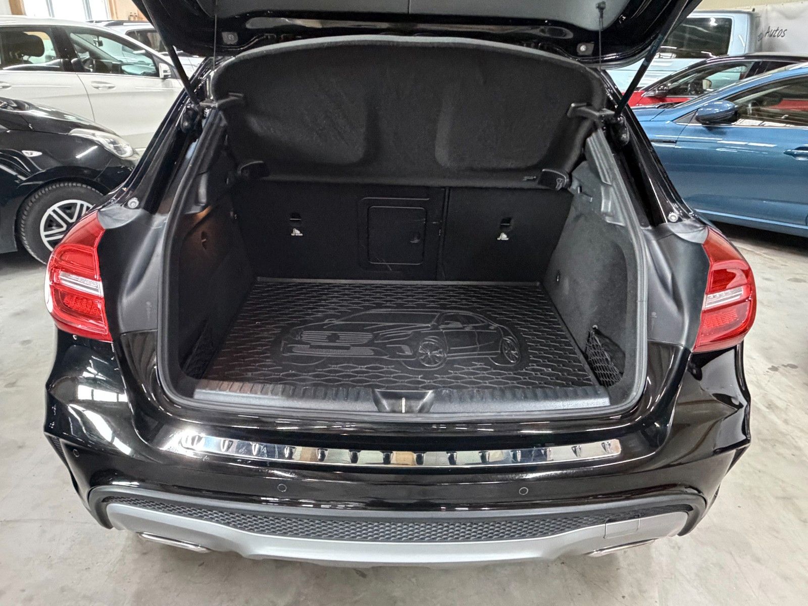 MERCEDES-BENZ GLA 200 BLACK Ansicht 11