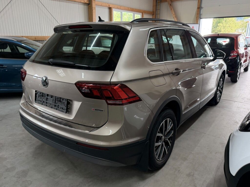 VW Tiguan BEIGE Ansicht 3