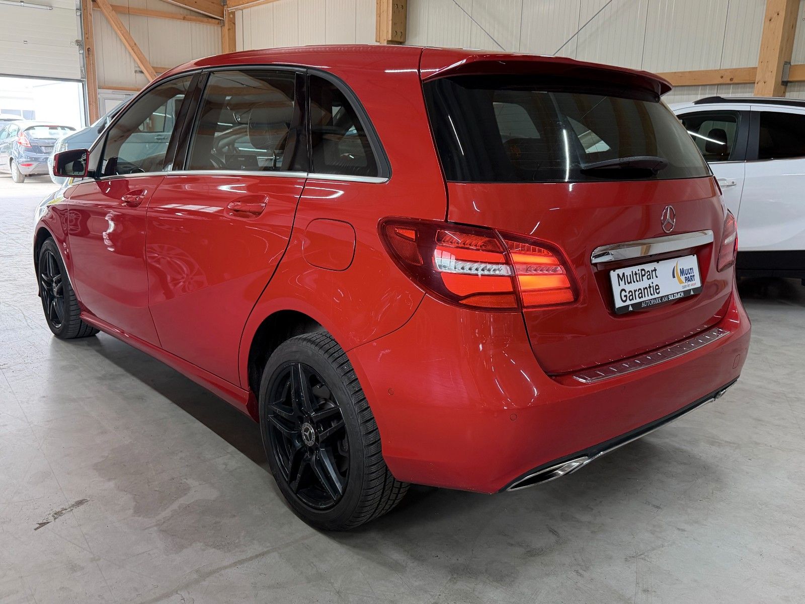 MERCEDES-BENZ B 220 RED Ansicht 6