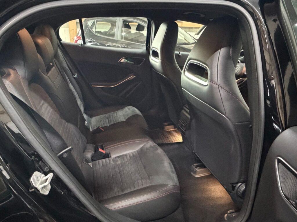 MERCEDES-BENZ GLA 200 BLACK Ansicht 12