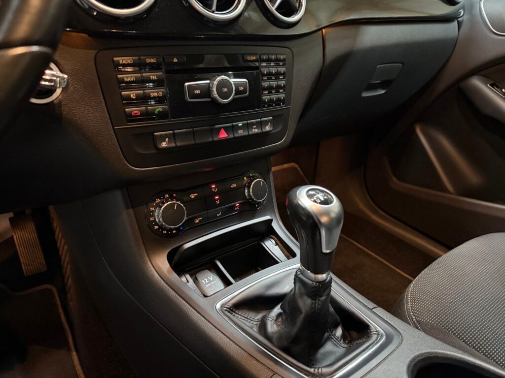 MERCEDES-BENZ B 180 WHITE Ansicht 16