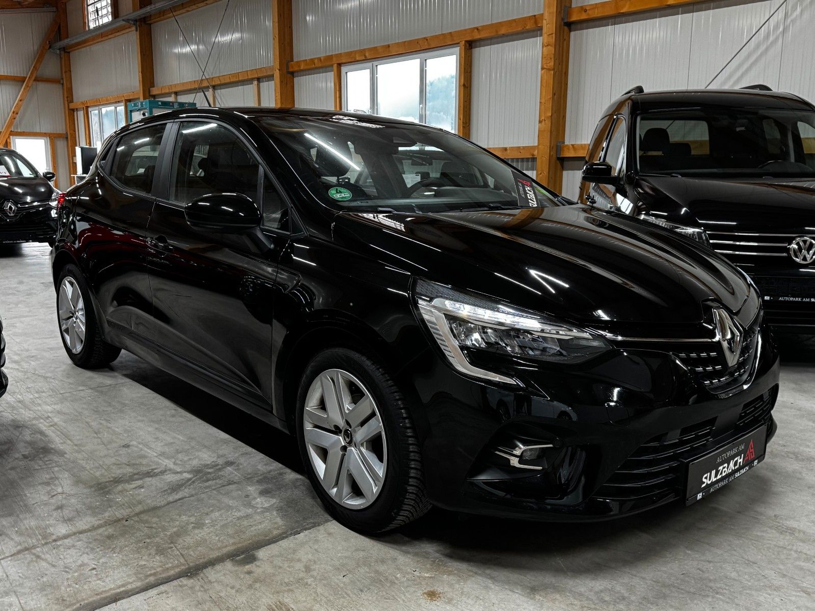 RENAULT Clio BLACK Ansicht 3