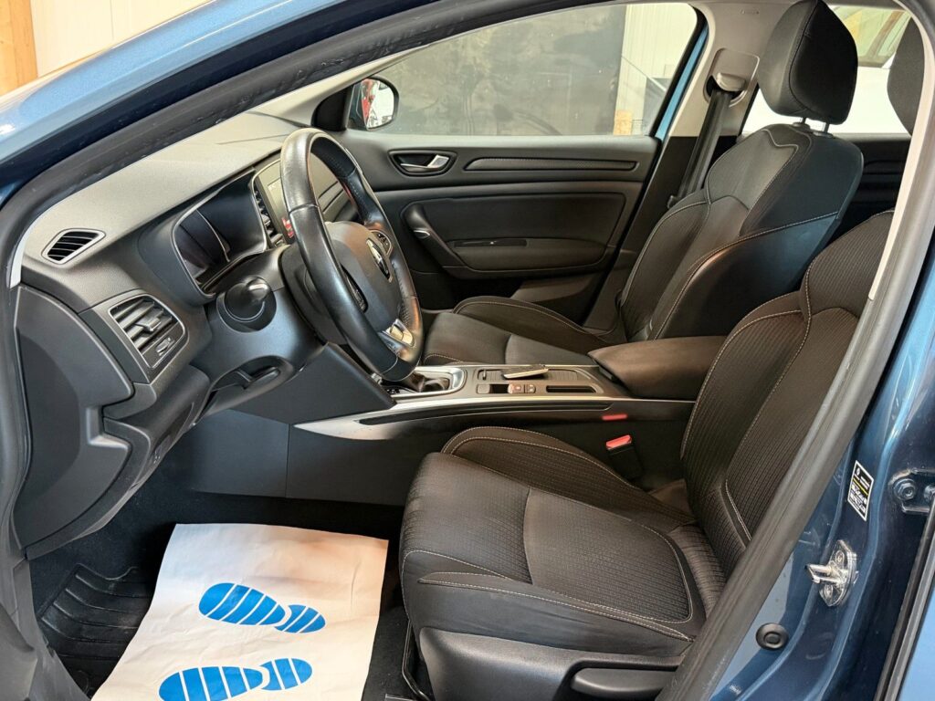 RENAULT Megane BLUE Ansicht 8