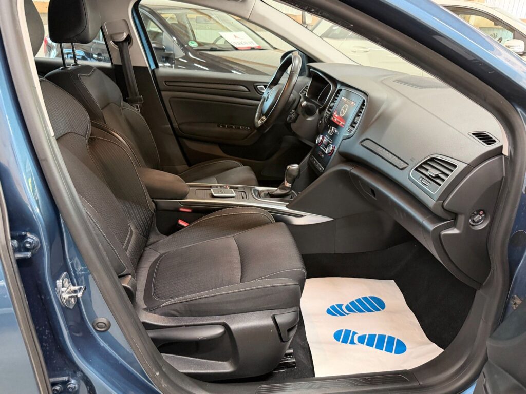 RENAULT Megane BLUE Ansicht 11