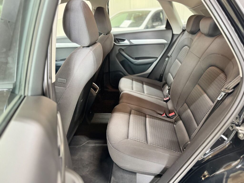 AUDI Q3 BLACK Ansicht 10