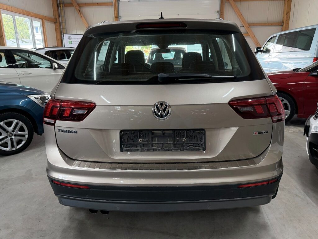 VW Tiguan BEIGE Ansicht 4