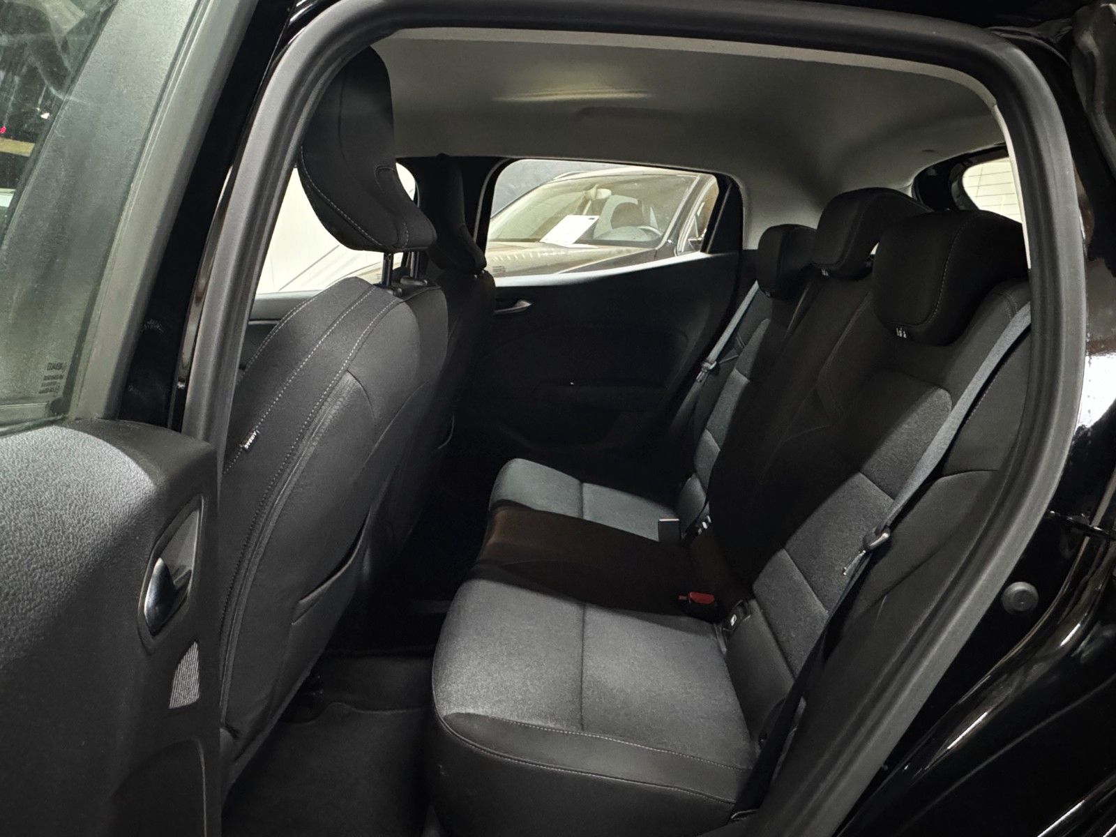 RENAULT Clio BLACK Ansicht 13