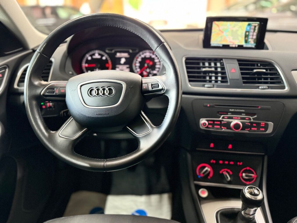 AUDI Q3 BLACK Ansicht 13