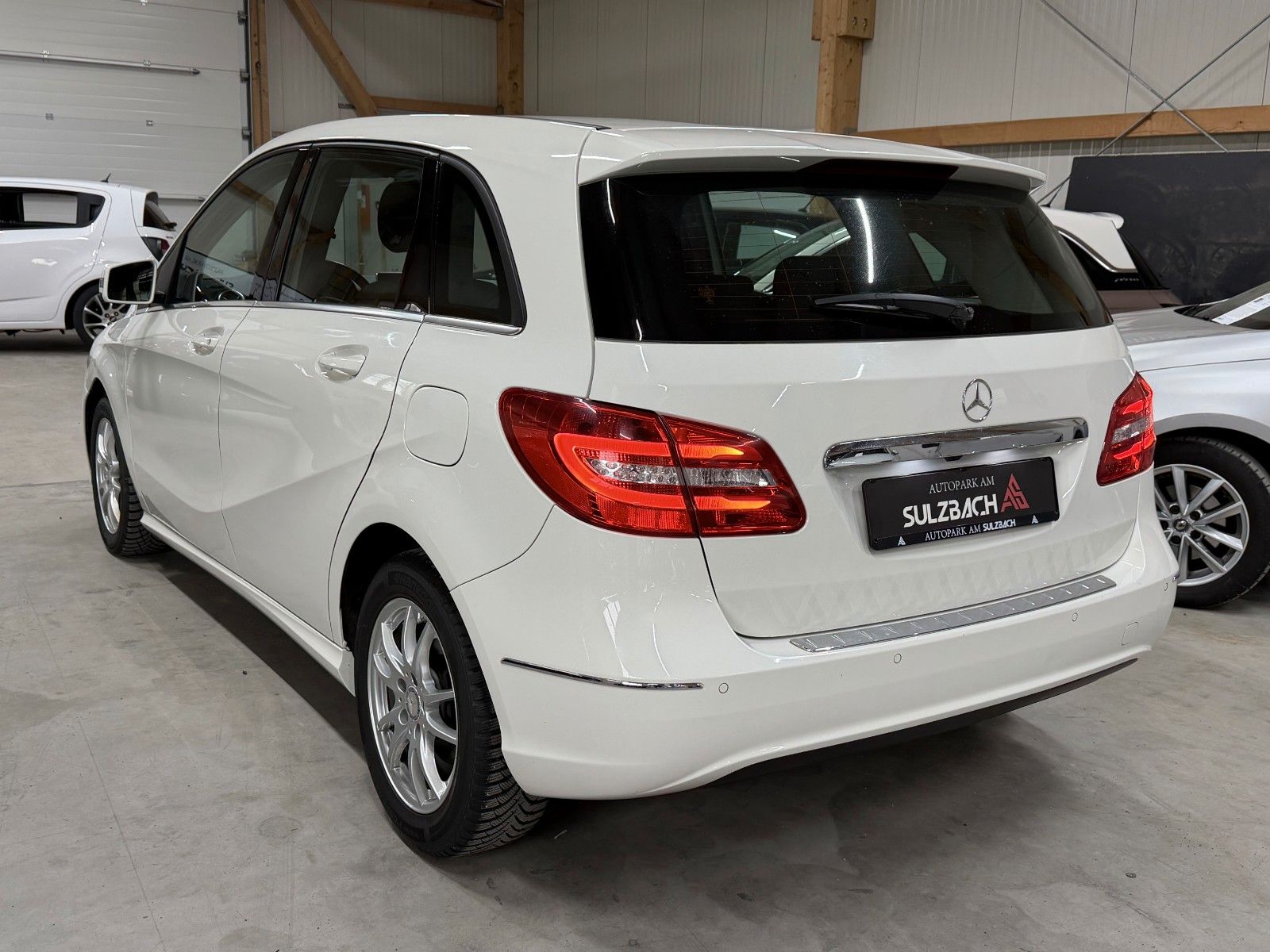 MERCEDES-BENZ B 180 WHITE Ansicht 6