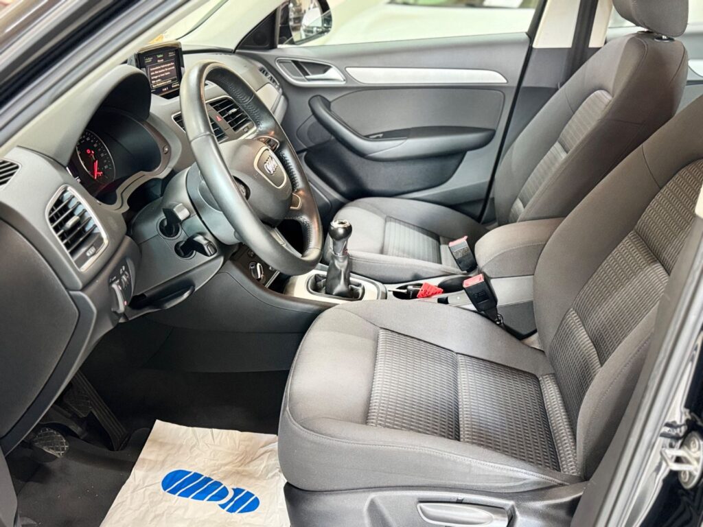 AUDI Q3 BLACK Ansicht 8