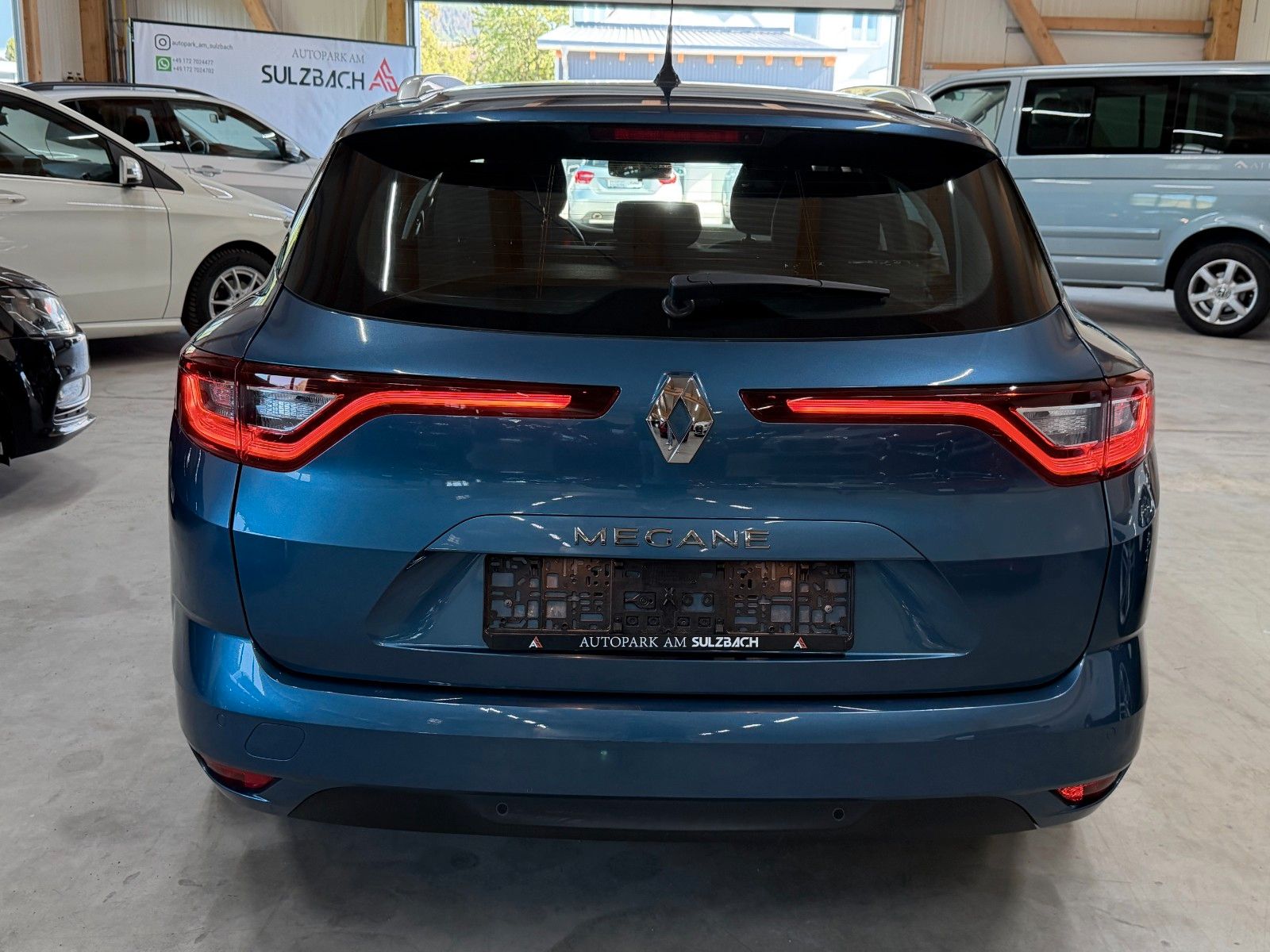 RENAULT Megane BLUE Ansicht 5