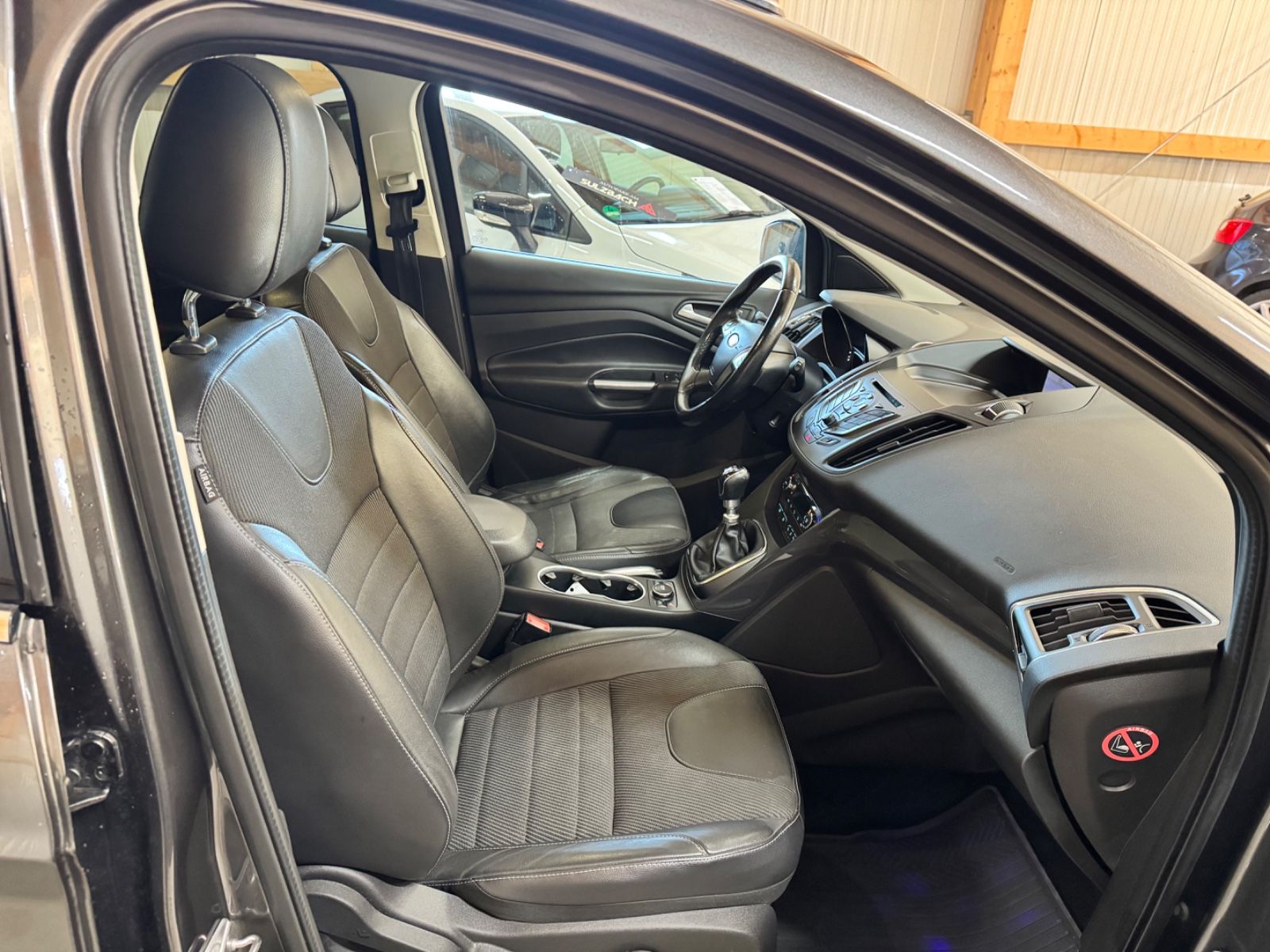 FORD Kuga GREY Ansicht 10