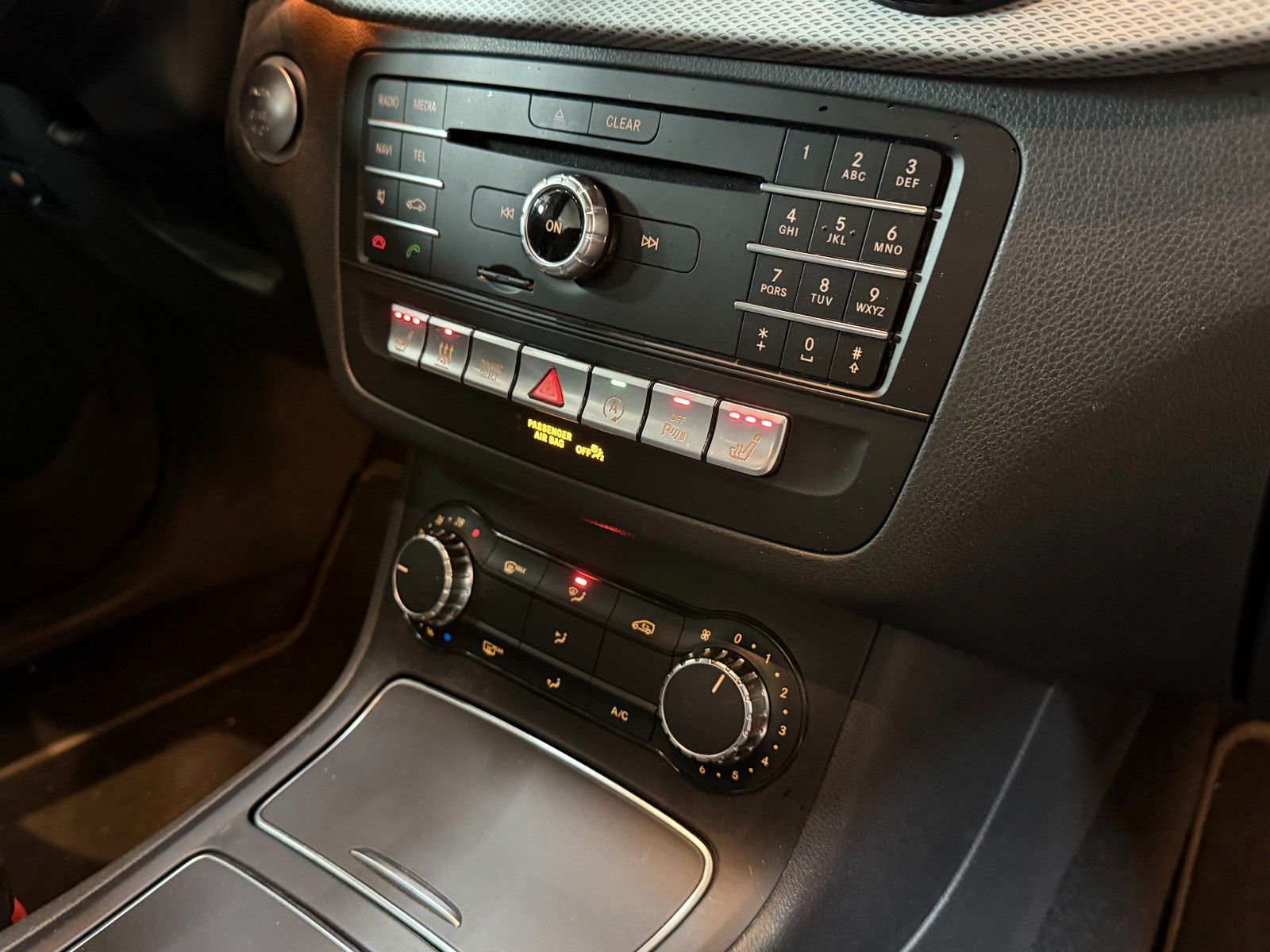 MERCEDES-BENZ B 220 RED Ansicht 13