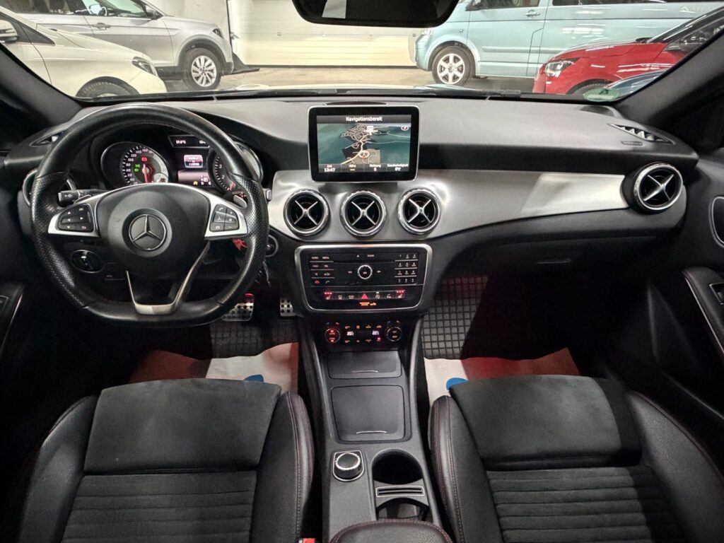MERCEDES-BENZ GLA 200 BLACK Ansicht 14