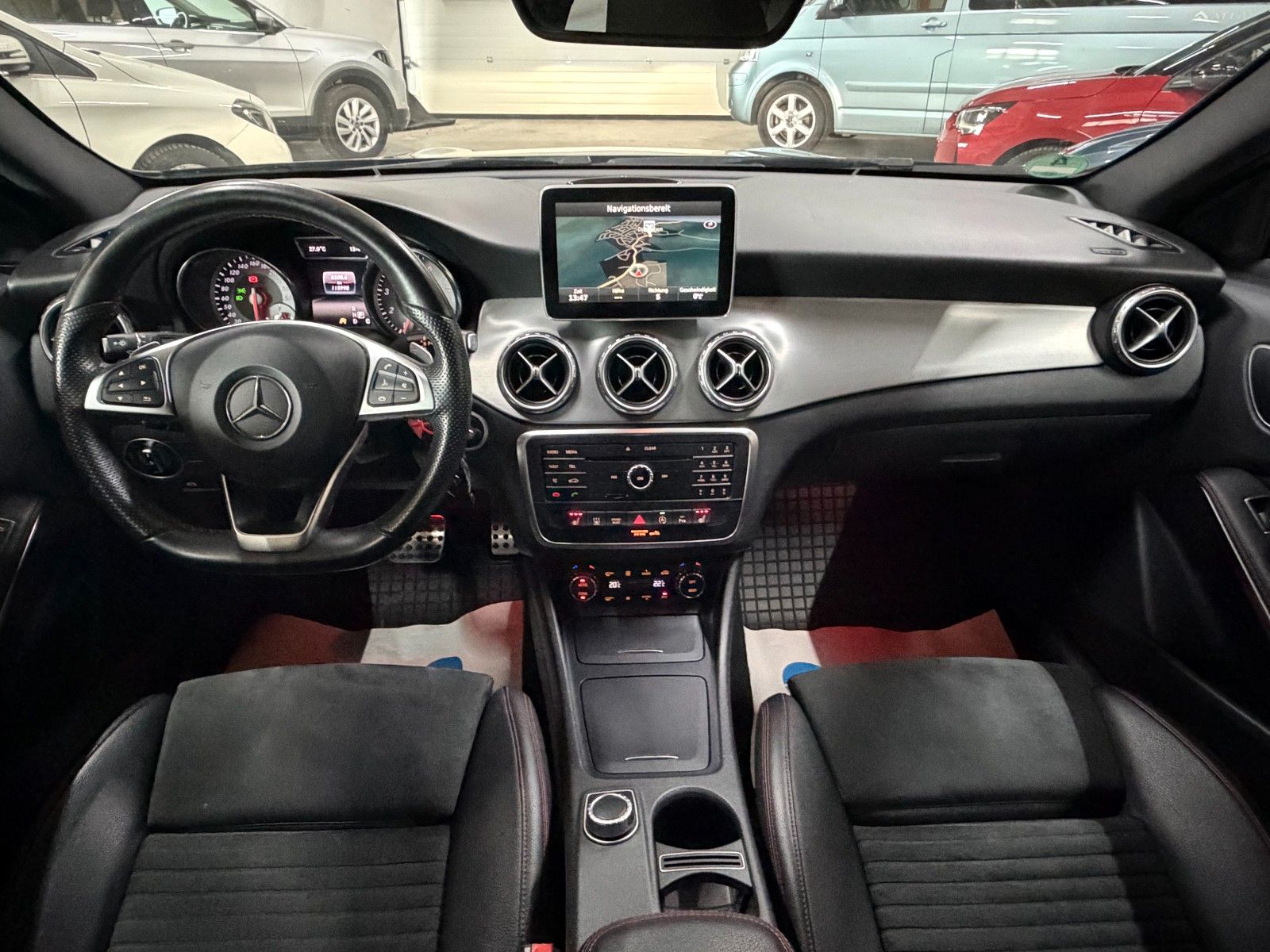 MERCEDES-BENZ GLA 200 BLACK Ansicht 14