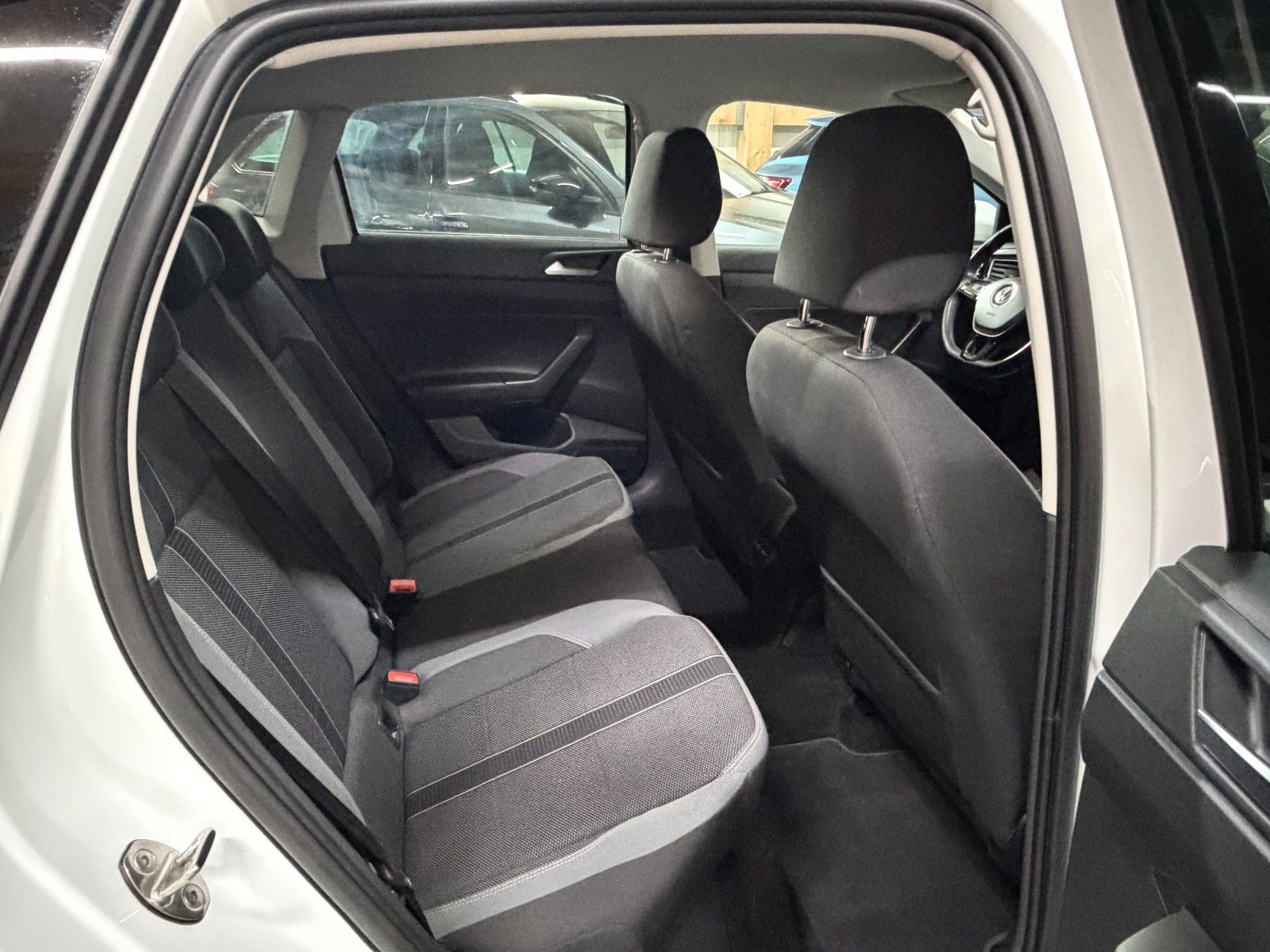 VW Polo WHITE Ansicht 11