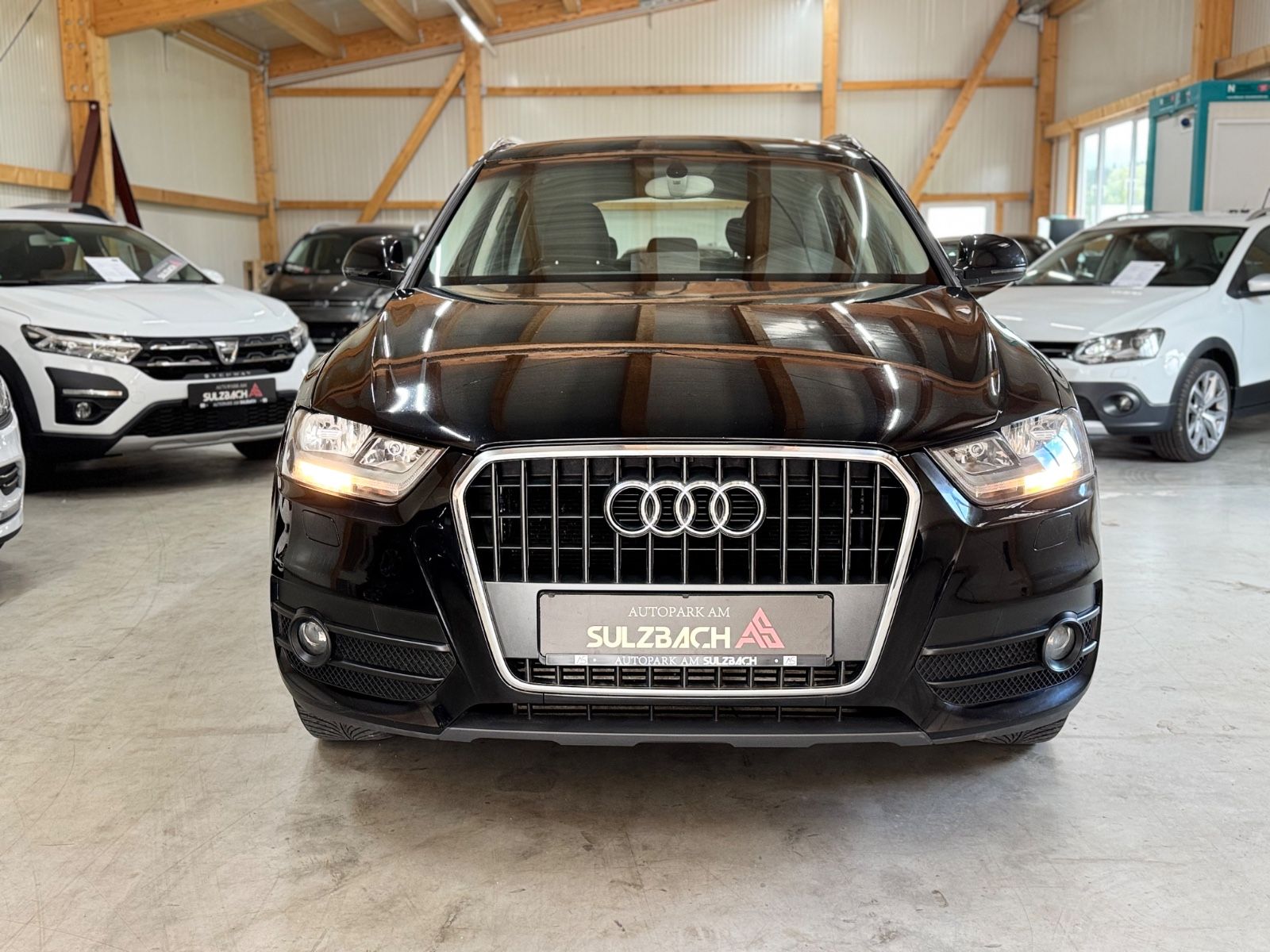 AUDI Q3 BLACK Ansicht 2