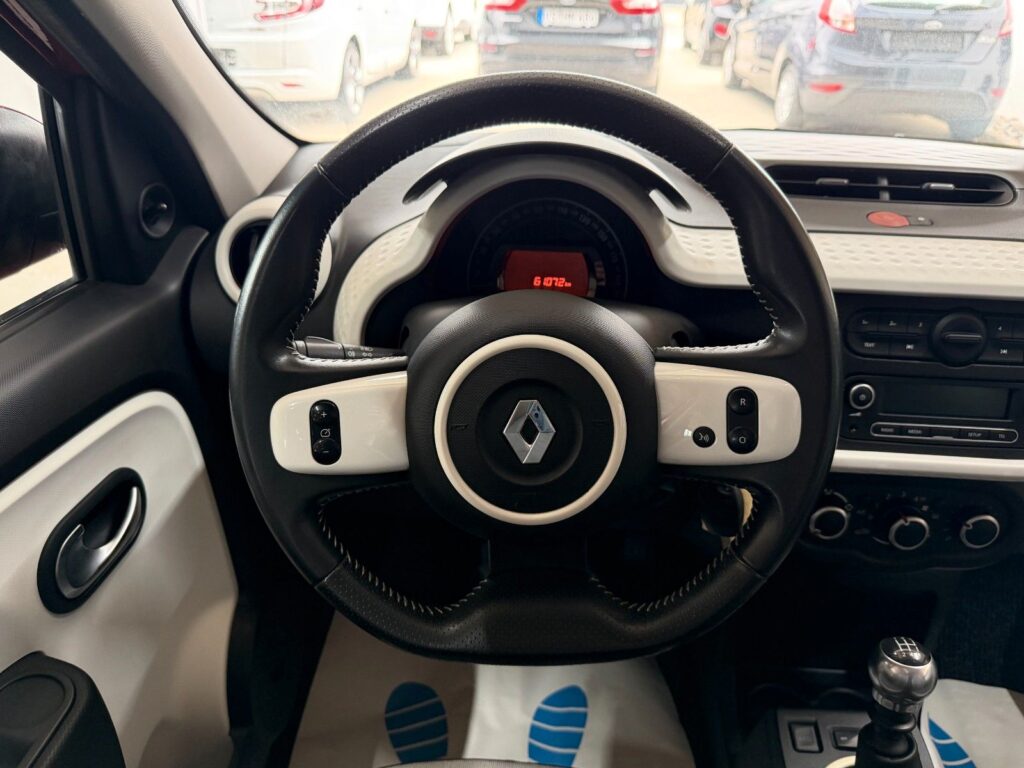 RENAULT Twingo RED Ansicht 14