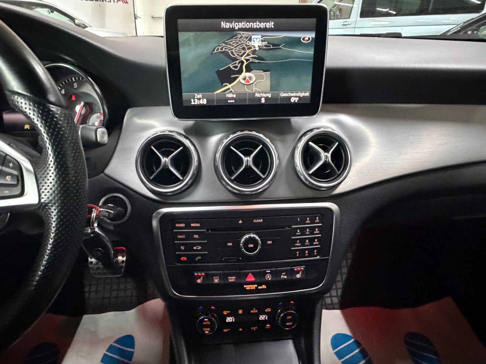 MERCEDES-BENZ GLA 200 BLACK Ansicht 18
