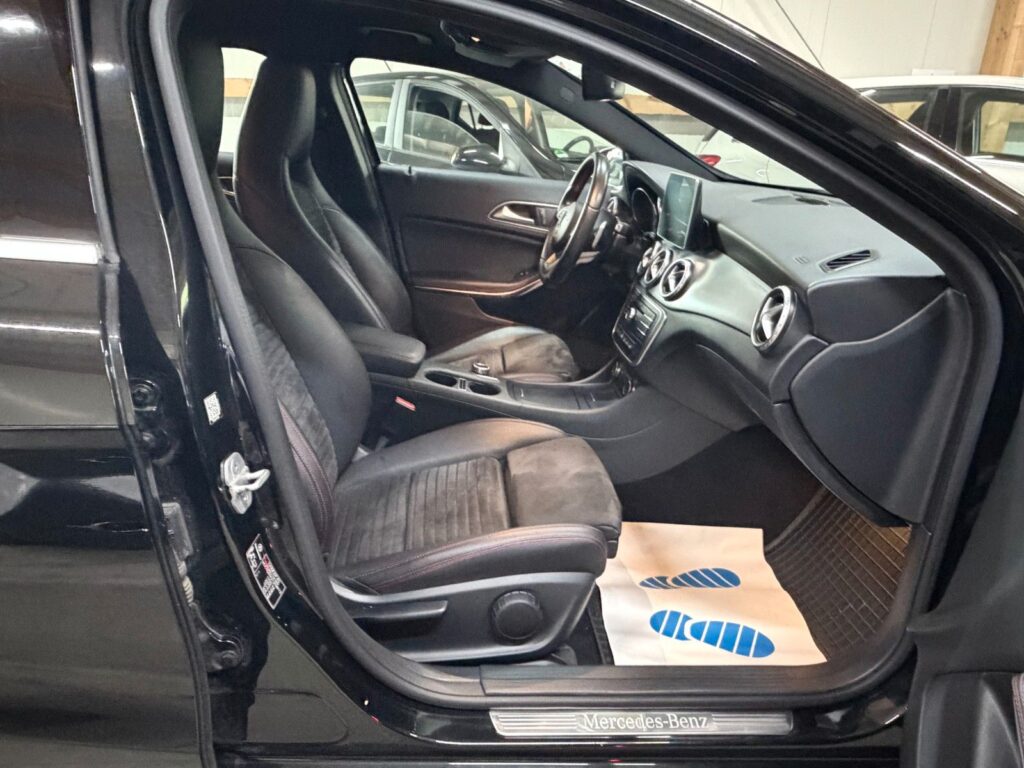 MERCEDES-BENZ GLA 200 BLACK Ansicht 13