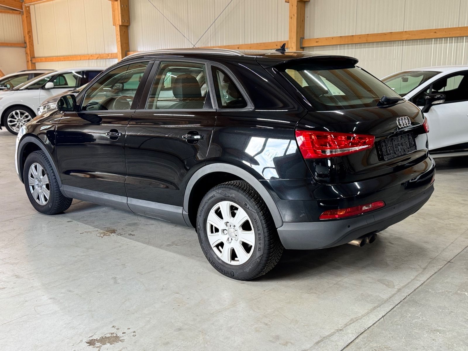 AUDI Q3 BLACK Ansicht 6