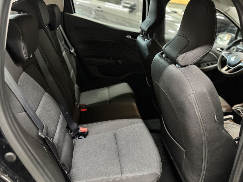 RENAULT Clio BLACK Ansicht 10
