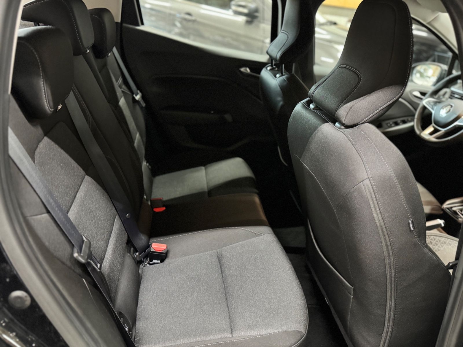 RENAULT Clio BLACK Ansicht 10