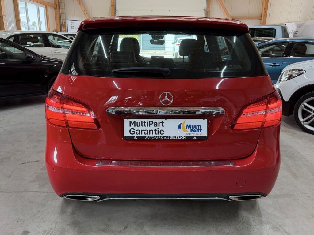 MERCEDES-BENZ B 220 RED Ansicht 5