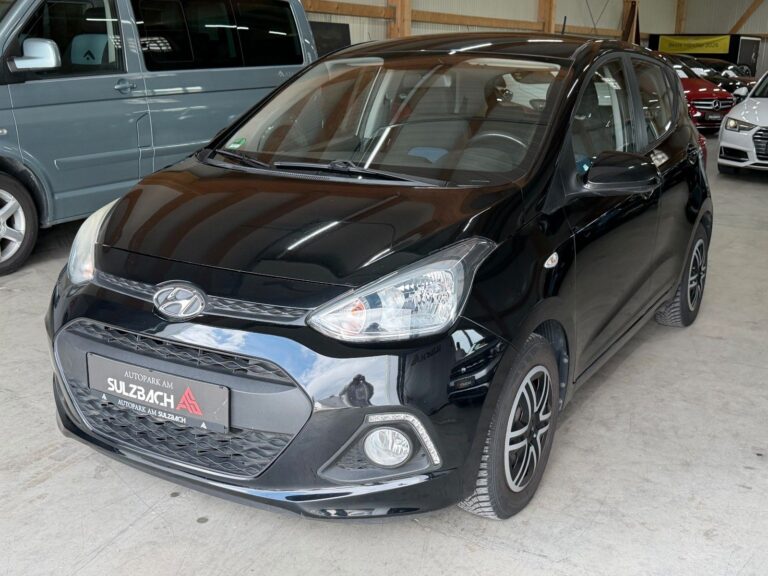Hyundai i10 FIFA World Cup Edition/LENKRAD+SHZ/