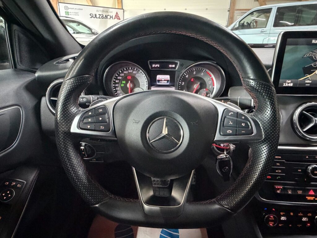 MERCEDES-BENZ GLA 200 BLACK Ansicht 15