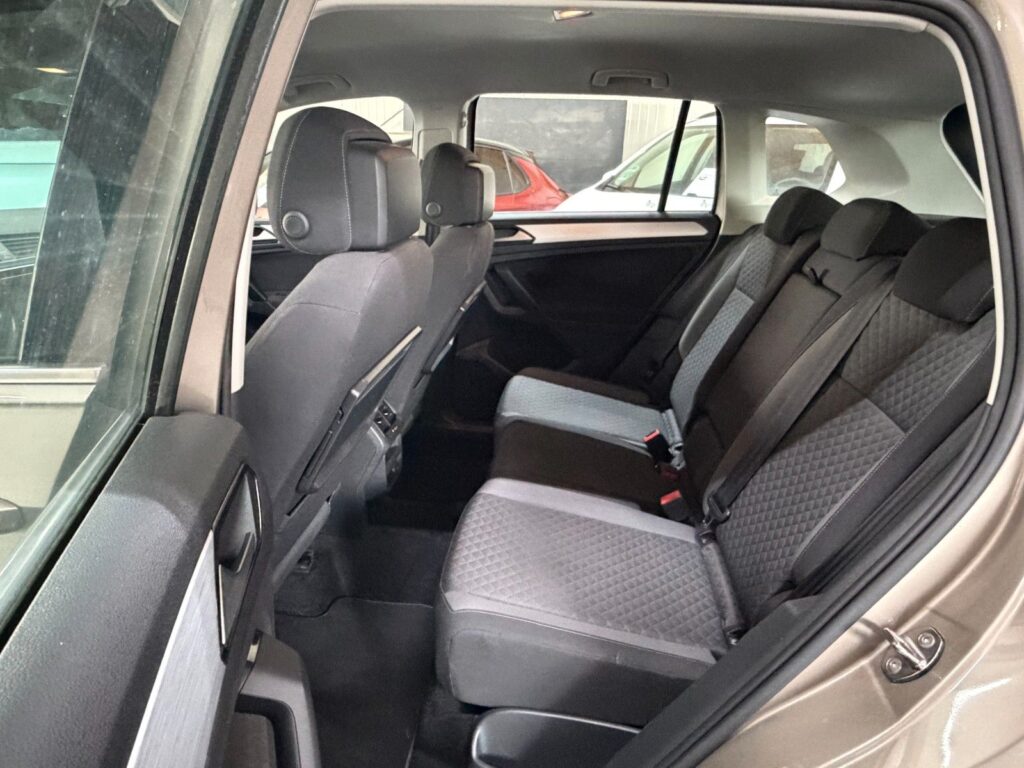 VW Tiguan BEIGE Ansicht 8