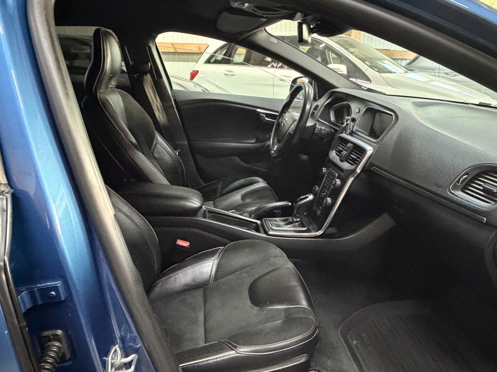 VOLVO V40 BLUE Ansicht 11