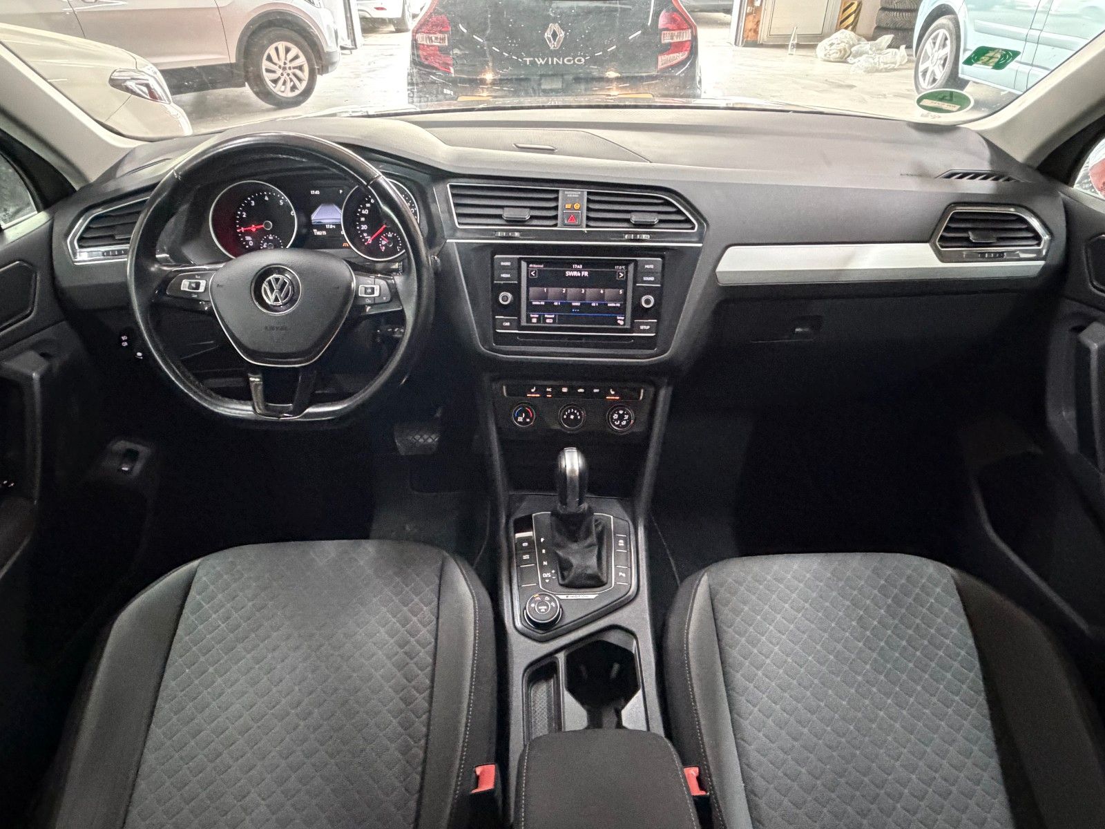 VW Tiguan BEIGE Ansicht 12