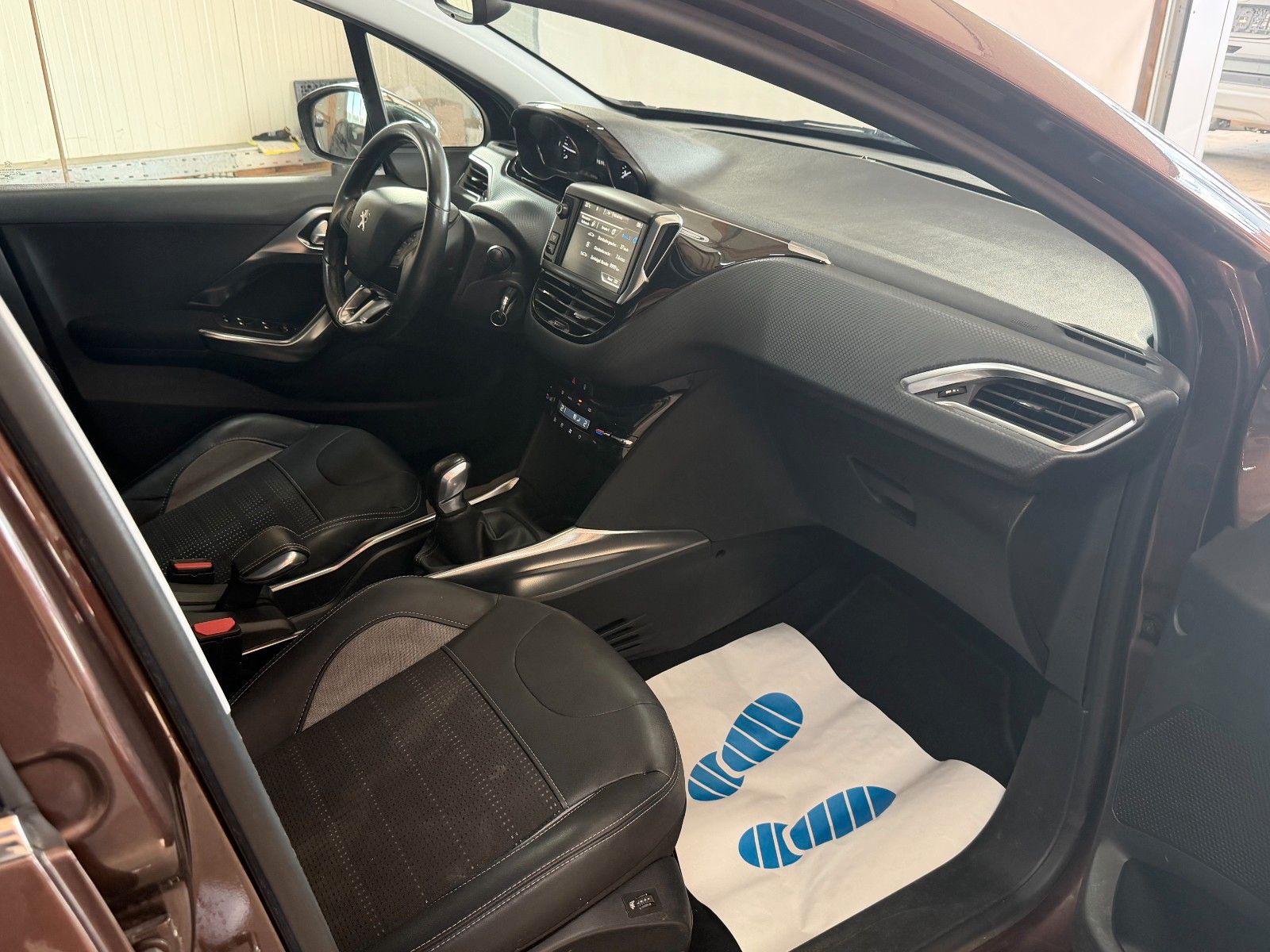 Peugeot 2008 BROWN Ansicht 12