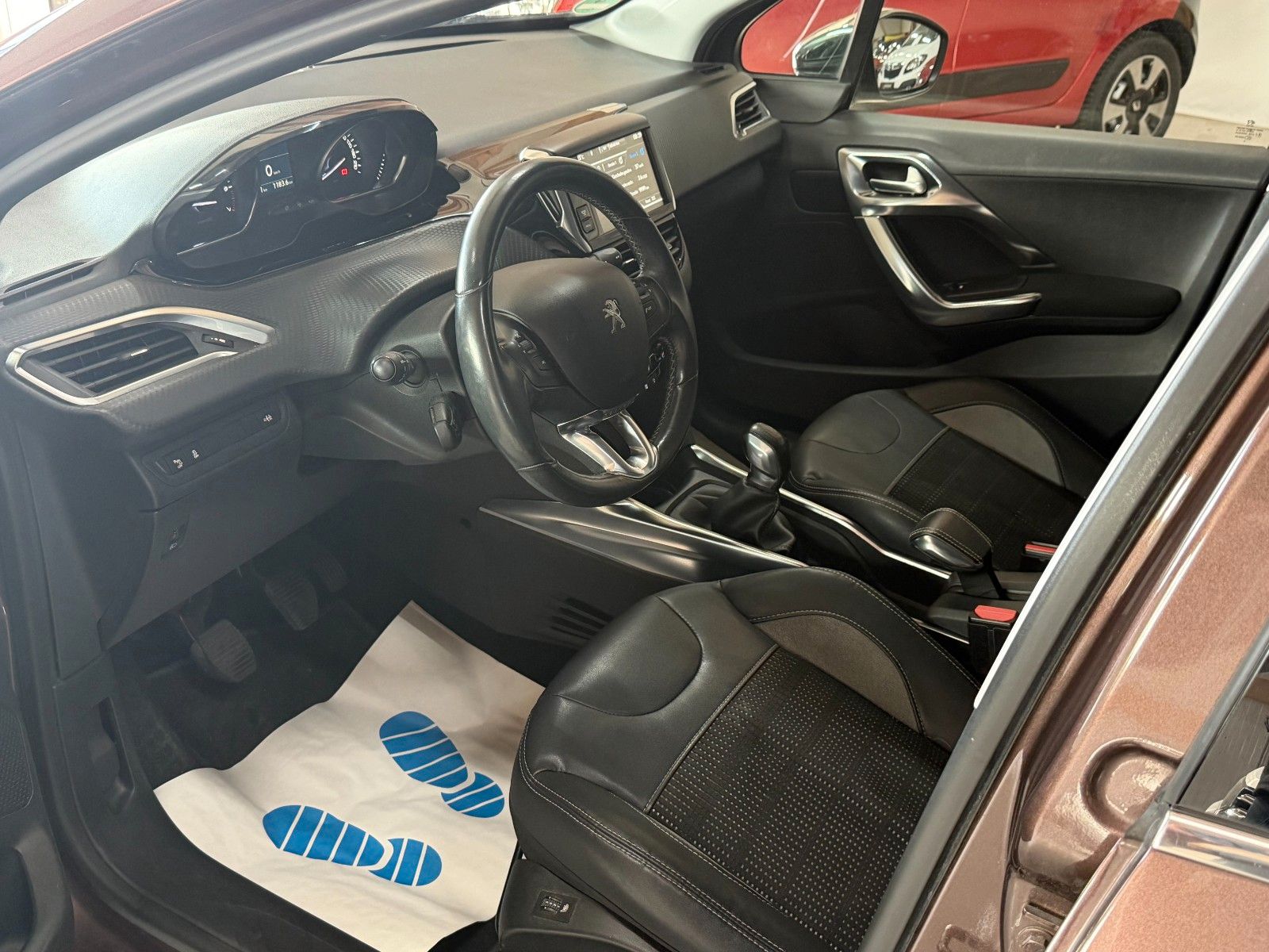 Peugeot 2008 BROWN Ansicht 9