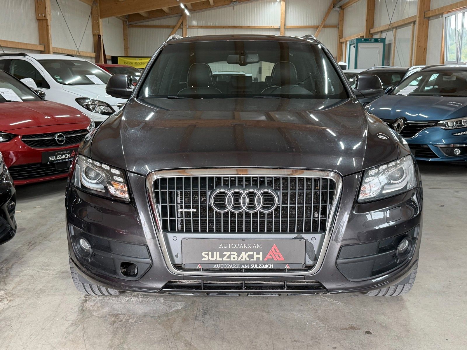 Audi Q5 GREY Ansicht 2
