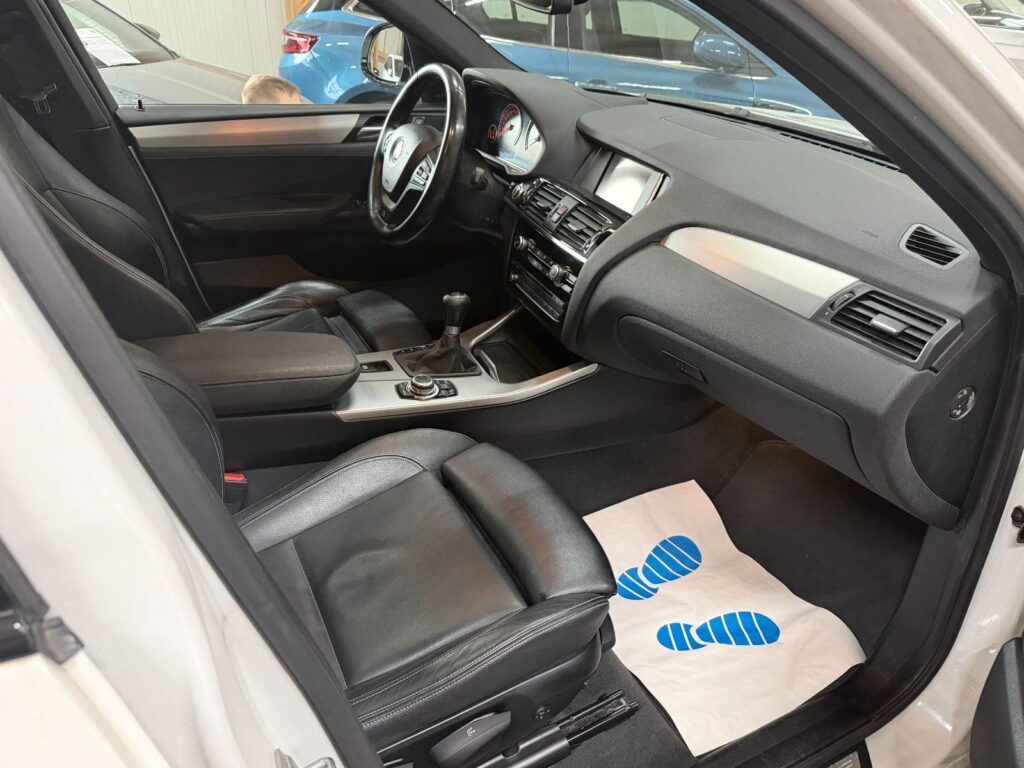 BMW X4 WHITE Ansicht 9