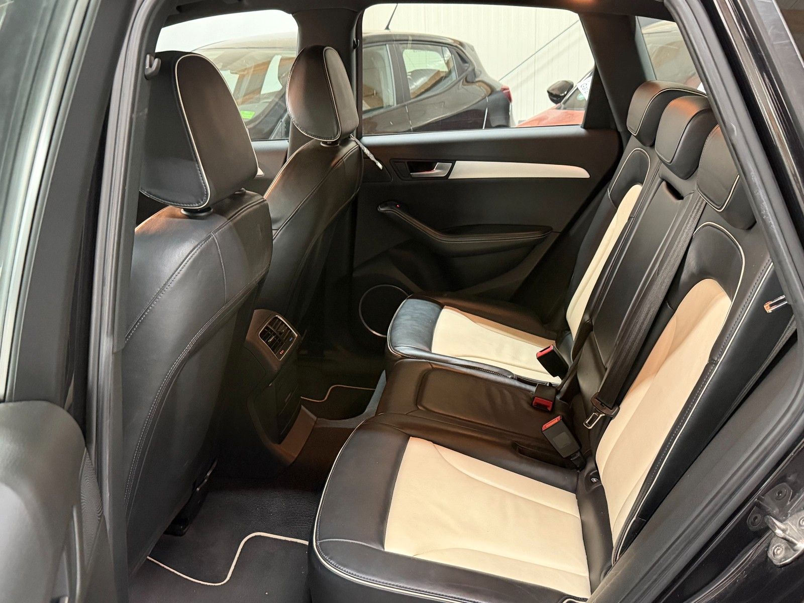 Audi Q5 GREY Ansicht 9