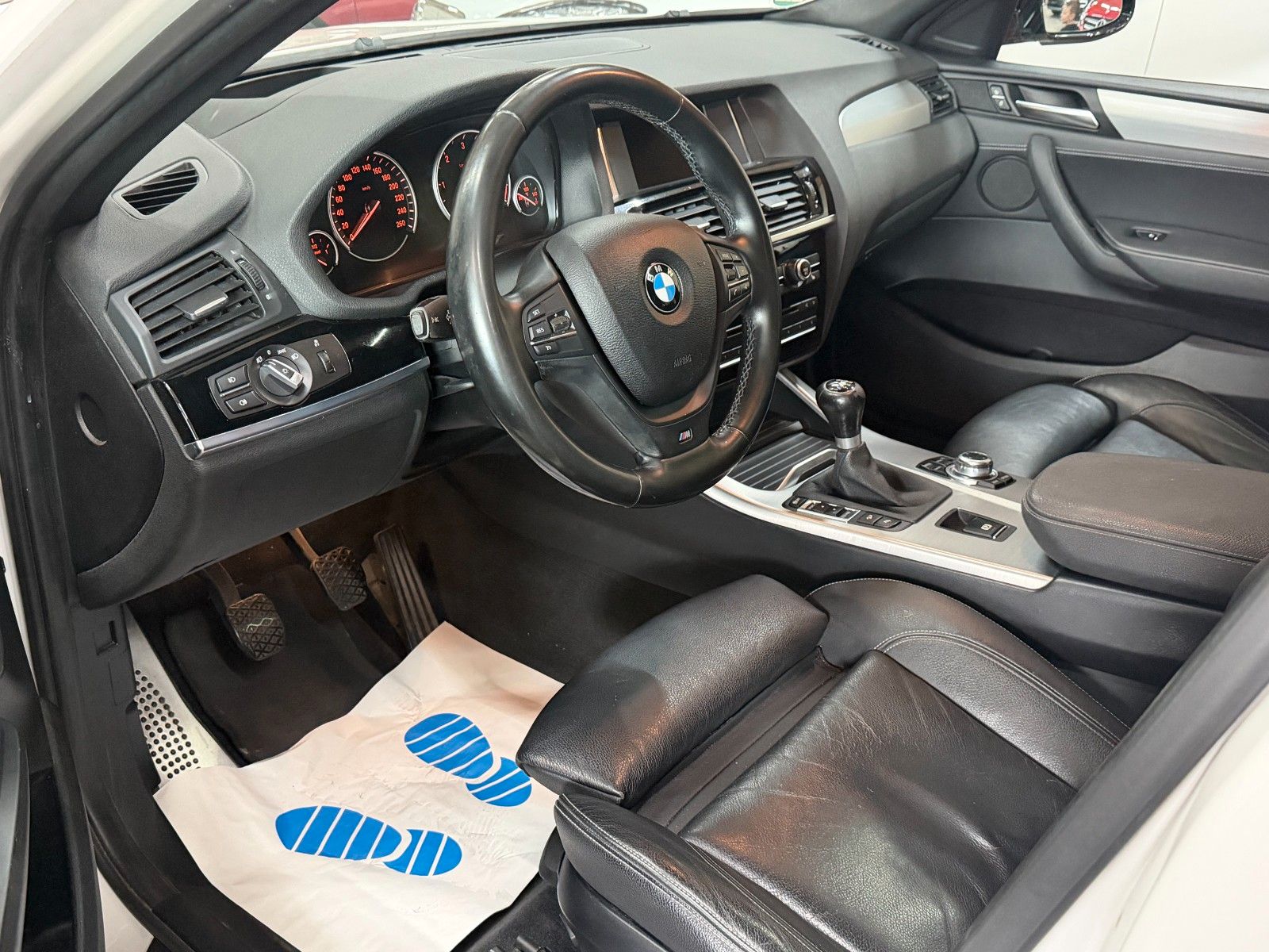 BMW X4 WHITE Ansicht 8