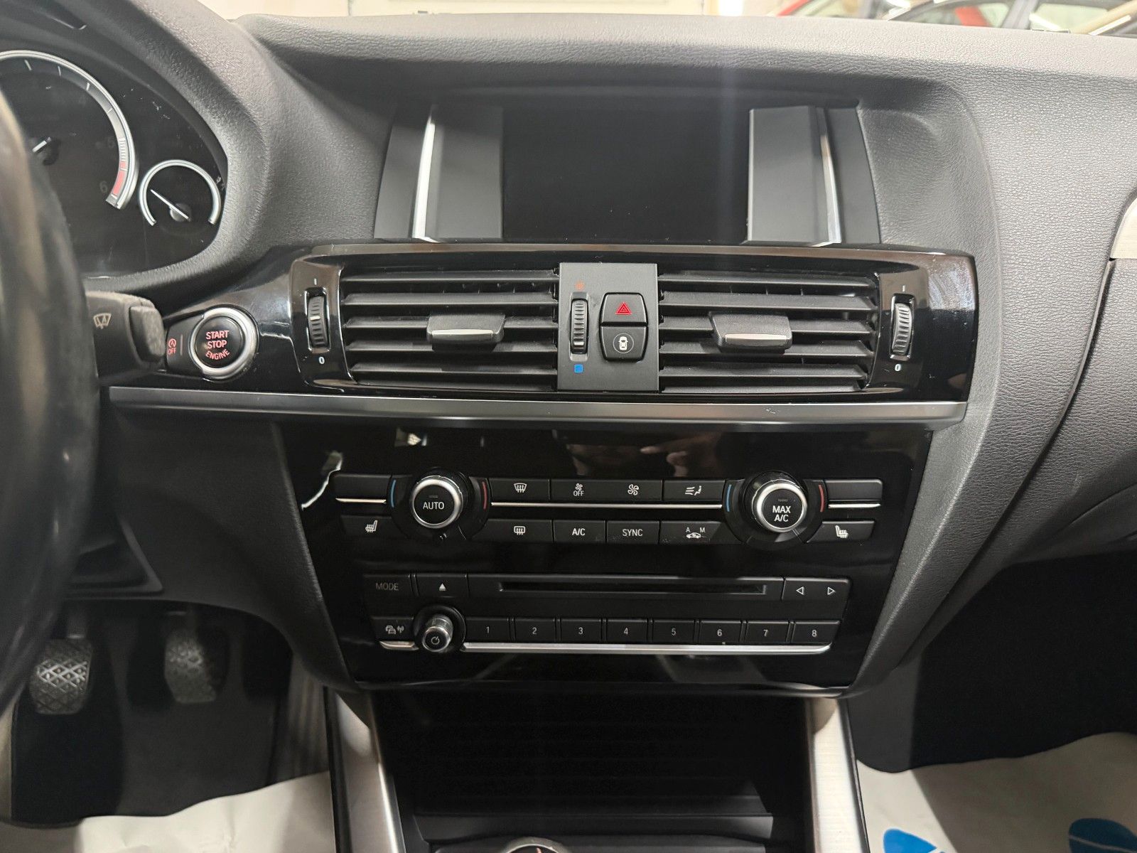 BMW X4 WHITE Ansicht 17