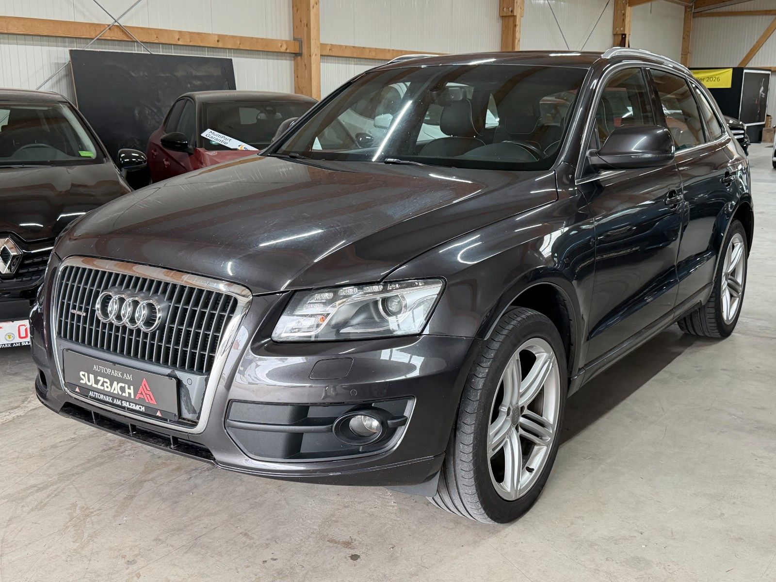 Audi Q5 GREY Ansicht 1